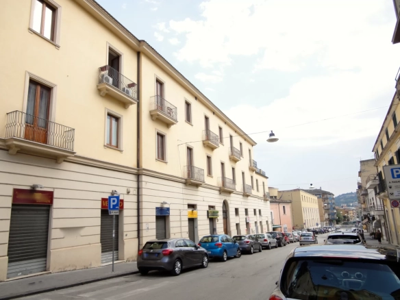 Via Porta Rufina - Buccirossi Immobiliare
