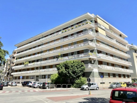 Via Francesco Flora - Buccirossi Immobiliare