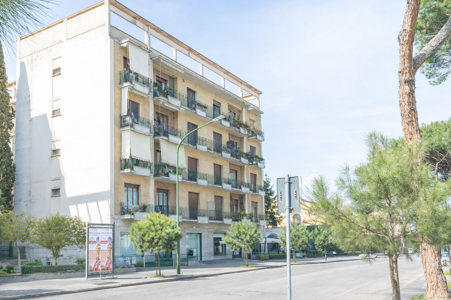 Viale degli Atlantici - Buccirossi Immobiliare