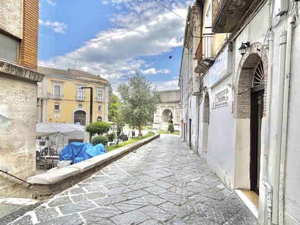 Via Giuseppe Manciotti - Buccirossi Immobiliare