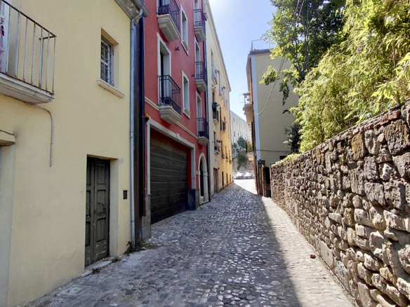 Via Manfredi di Svevia, 2/A - Buccirossi Immobiliare