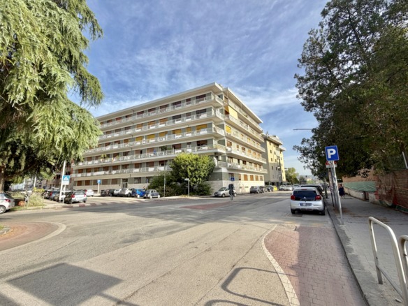 Via Francesco Flora, 2 - Buccirossi Immobiliare